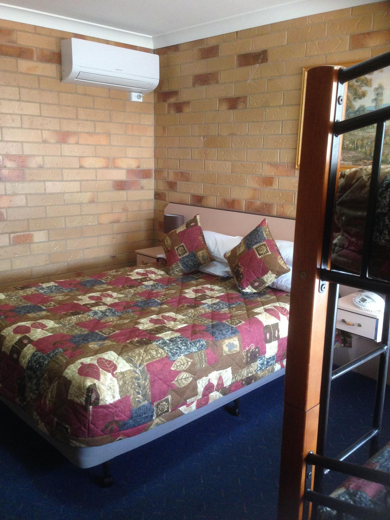 North Parkes Motel Dış mekan fotoğraf